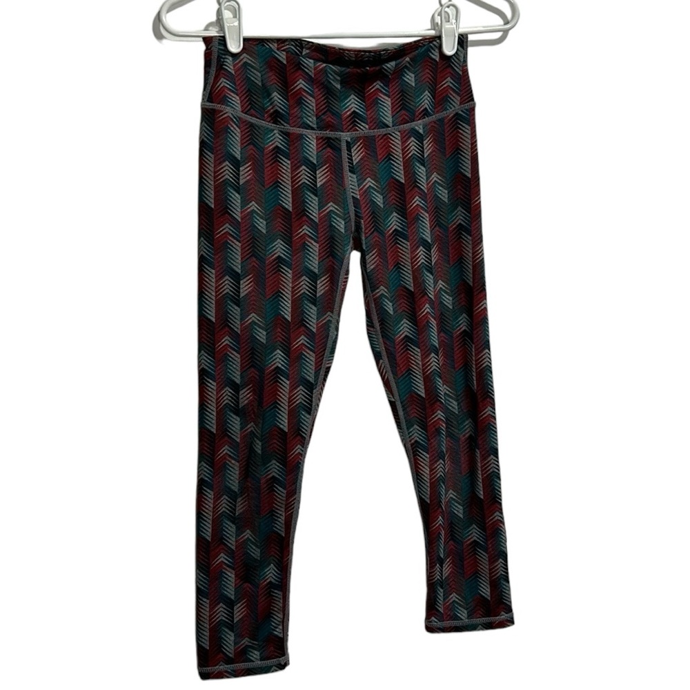 Fabletics Women's Salar Chevron Multi Printed Capri Leggings Size XXS